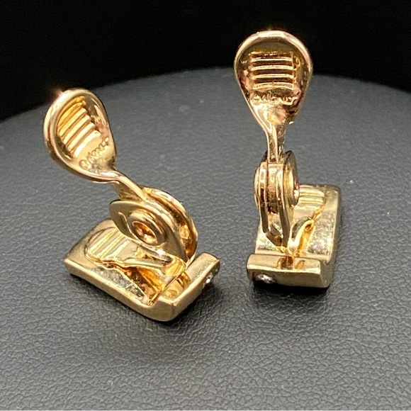 Monet Vintage Gold Tone Link Necklace and Clip On Earrings with Sparkly Accent - Picture 8 of 16